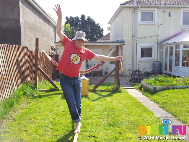 20140421_151900 Slackline in garden